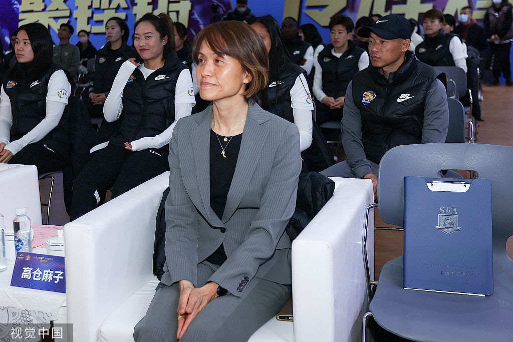从角色海报来看，;冰冻;寒冷成为了主要元素，几位活蹦乱跳的角色都被冰封，动弹不得